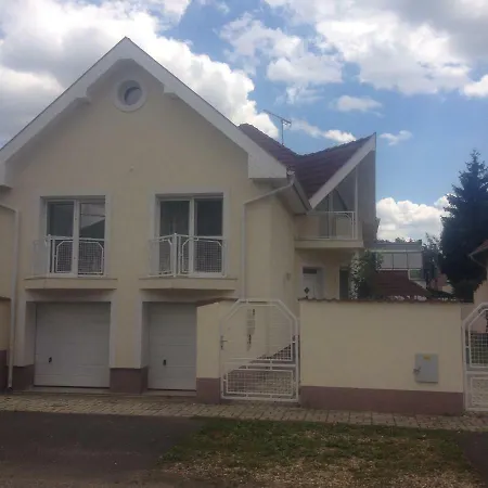 Apartament Alomhaz